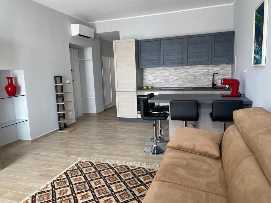 Appartamento Centralissimo In Piazza Bresca Санремо Екстер'єр фото