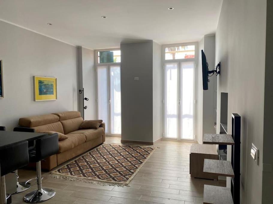 Appartamento Centralissimo In Piazza Bresca Санремо Екстер'єр фото